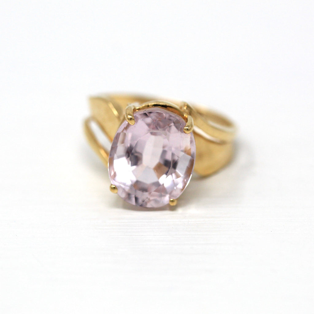 Genuine Kunzite Ring - Modern 14k Yellow Gold Oval Faceted 5.60 CT Pale Pink Gemstone - Estate 2000s Era Size 5 3/4 Statement Fine Jewelry